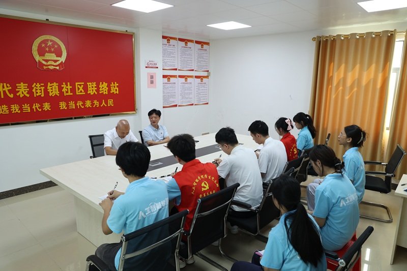 暖心护航求学”资助下乡宣讲社会实践活